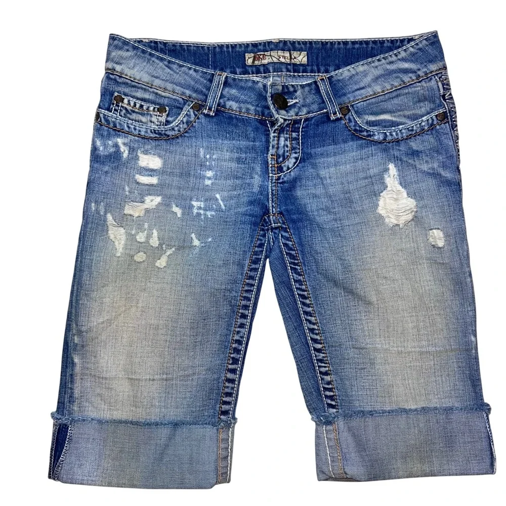 BKE Stella Distressed Denim Bermuda Shorts Medium Wash Blue Size 27 Y2K